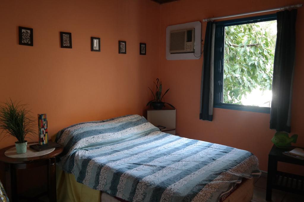 Bananaz Hostel *