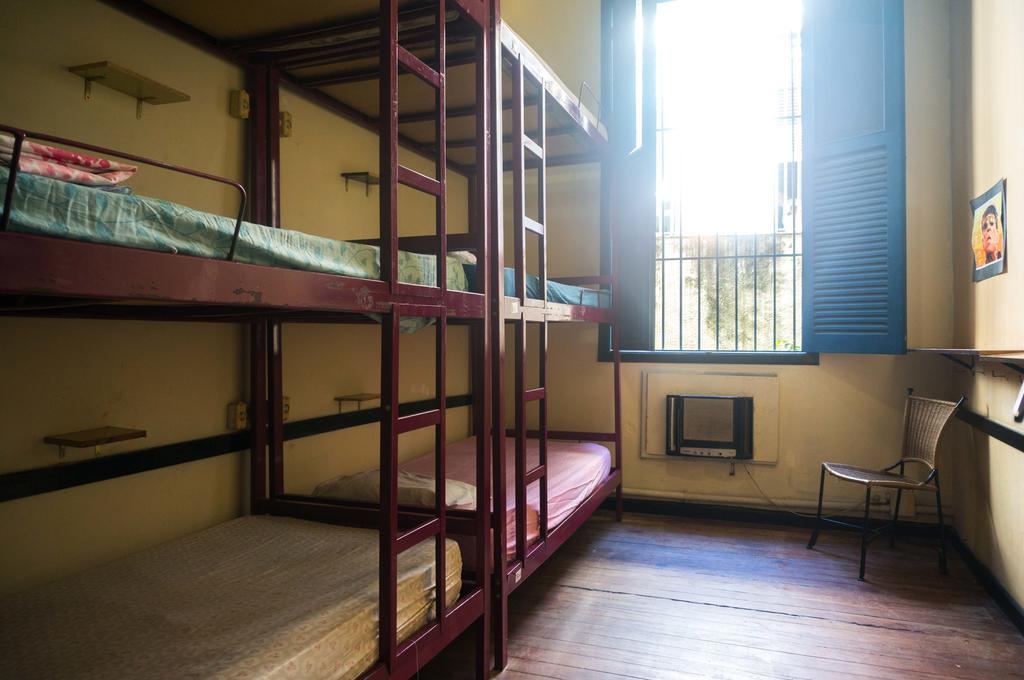 Hostel Bananaz *